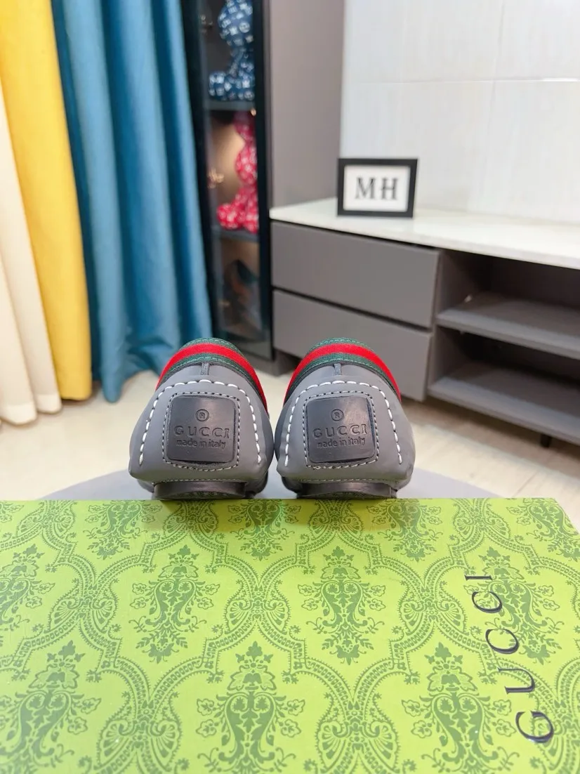 Men's shoes💰400🌹🌹【GUCCI】Hong Kong original top quality exquisite craftsmanship top quality💪🏼high-end boutique men's Hugh Doudou shoes British fashion style 🎈original metal soft cowhide surface lazy slip-on Loaf style This fabric is made of 🇮🇹imported top soft calfskin, code number: 38-44